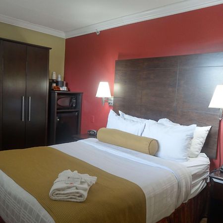 Best Western Plus Bowmanville Bagian luar foto
