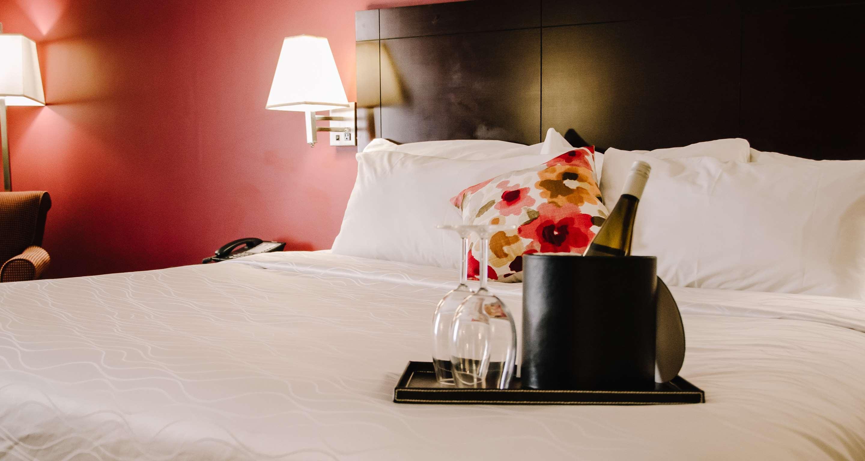 Best Western Plus Bowmanville Bagian luar foto