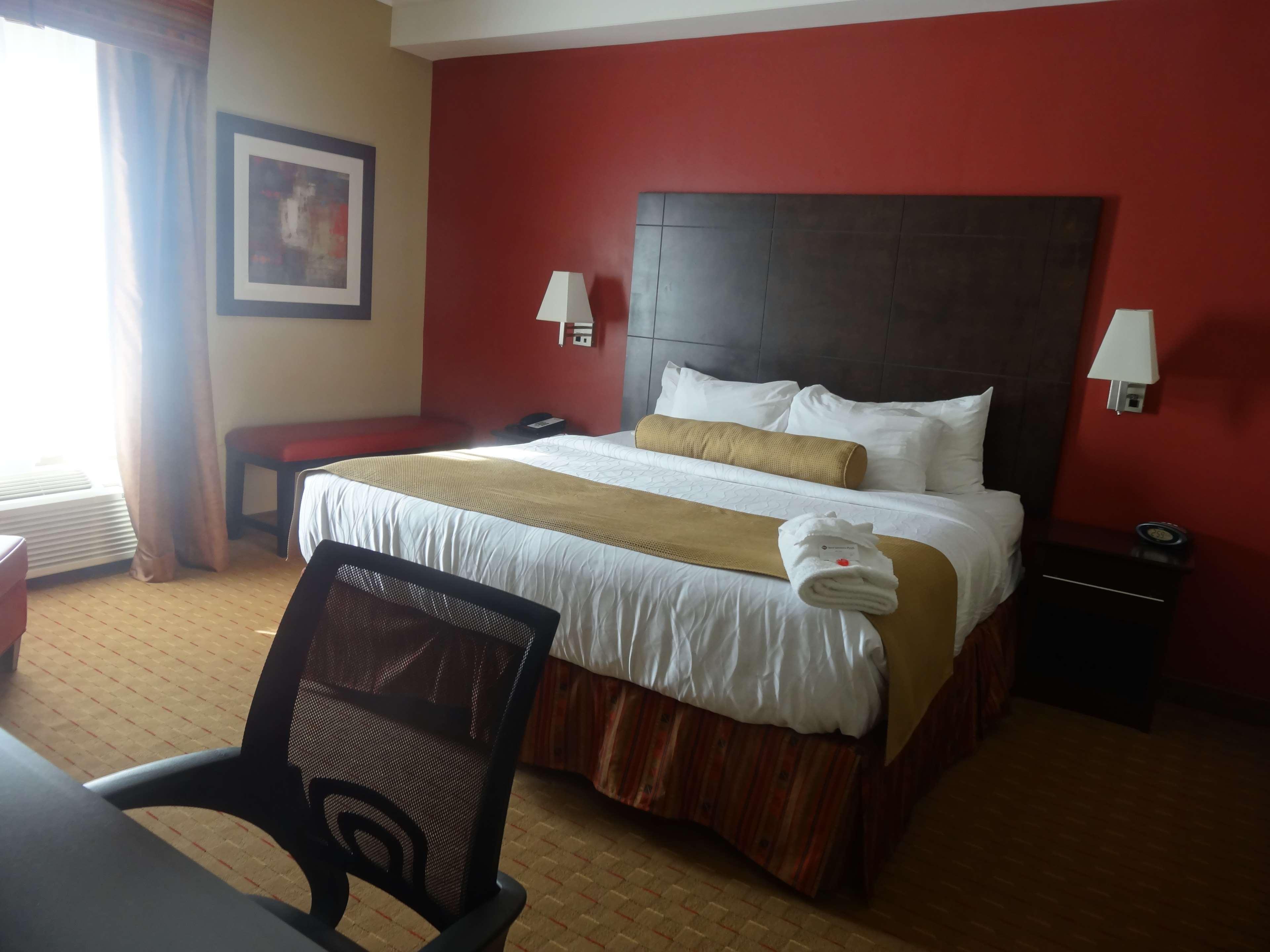 Best Western Plus Bowmanville Bagian luar foto