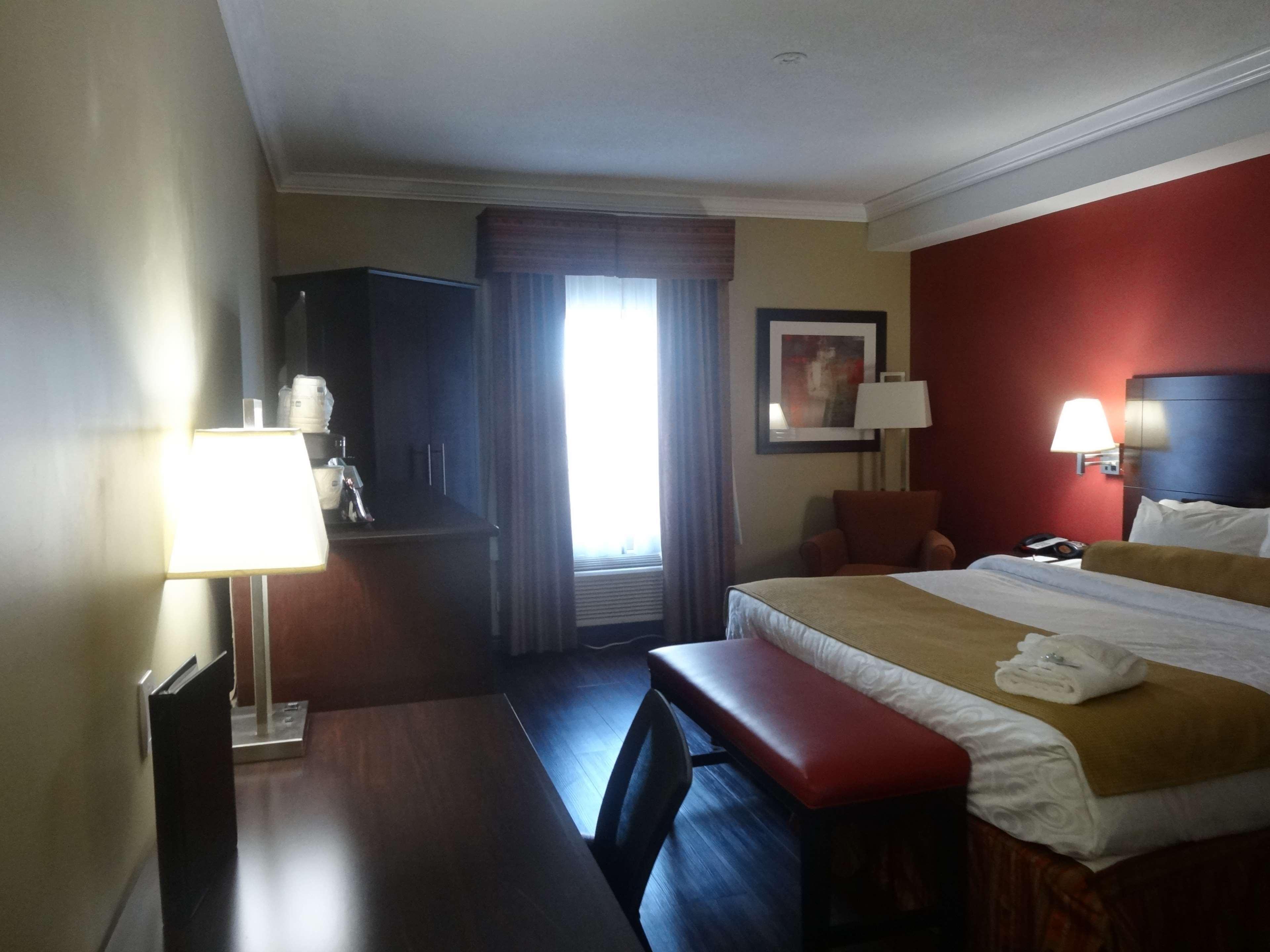 Best Western Plus Bowmanville Bagian luar foto