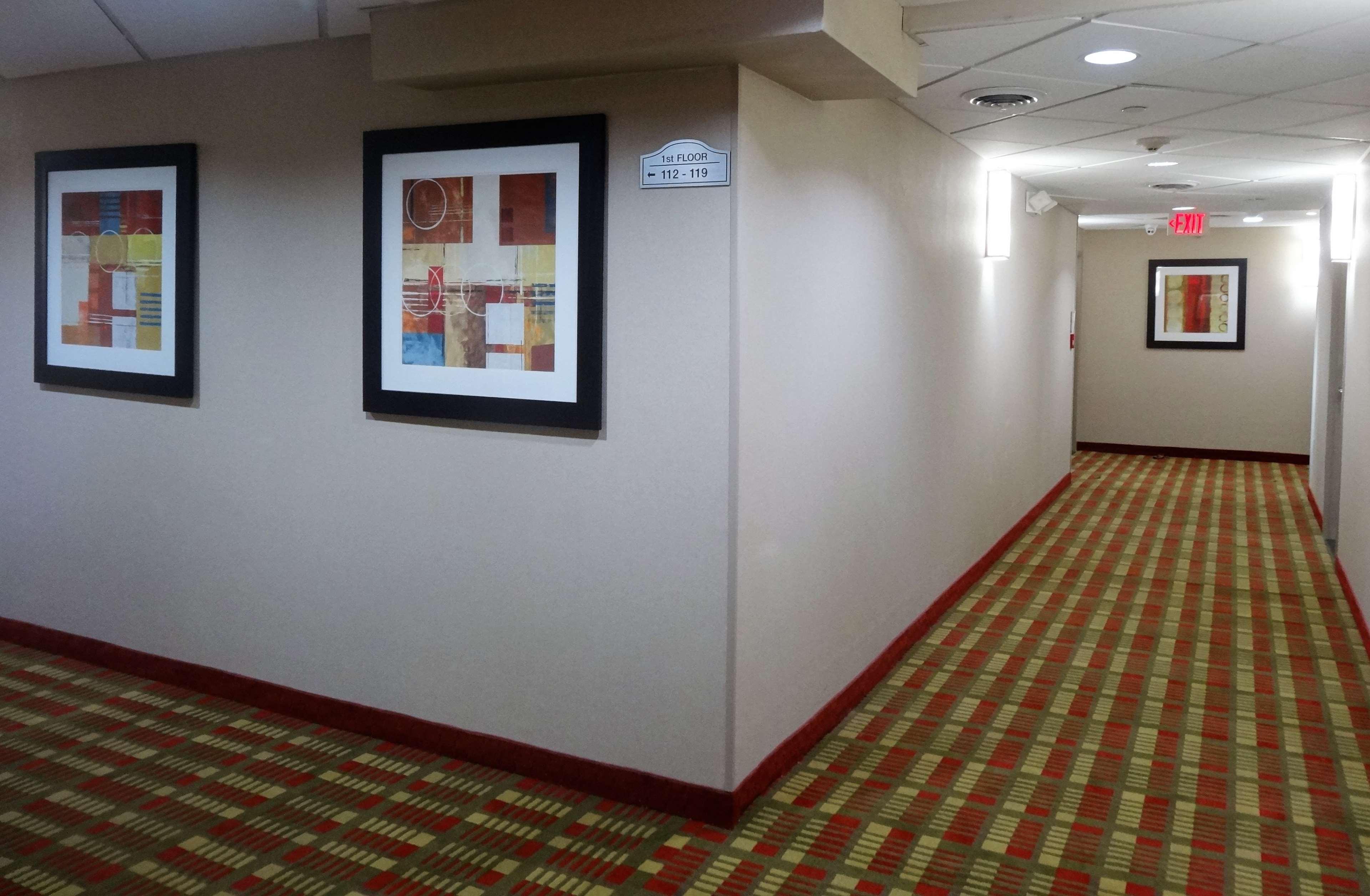 Best Western Plus Bowmanville Bagian luar foto