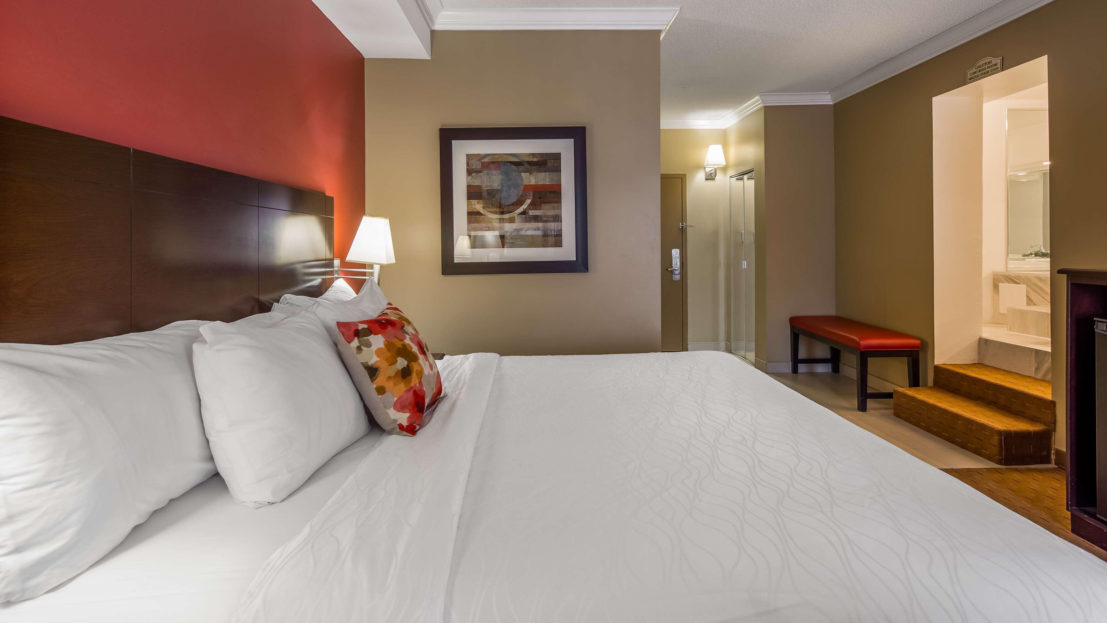 Best Western Plus Bowmanville Bagian luar foto