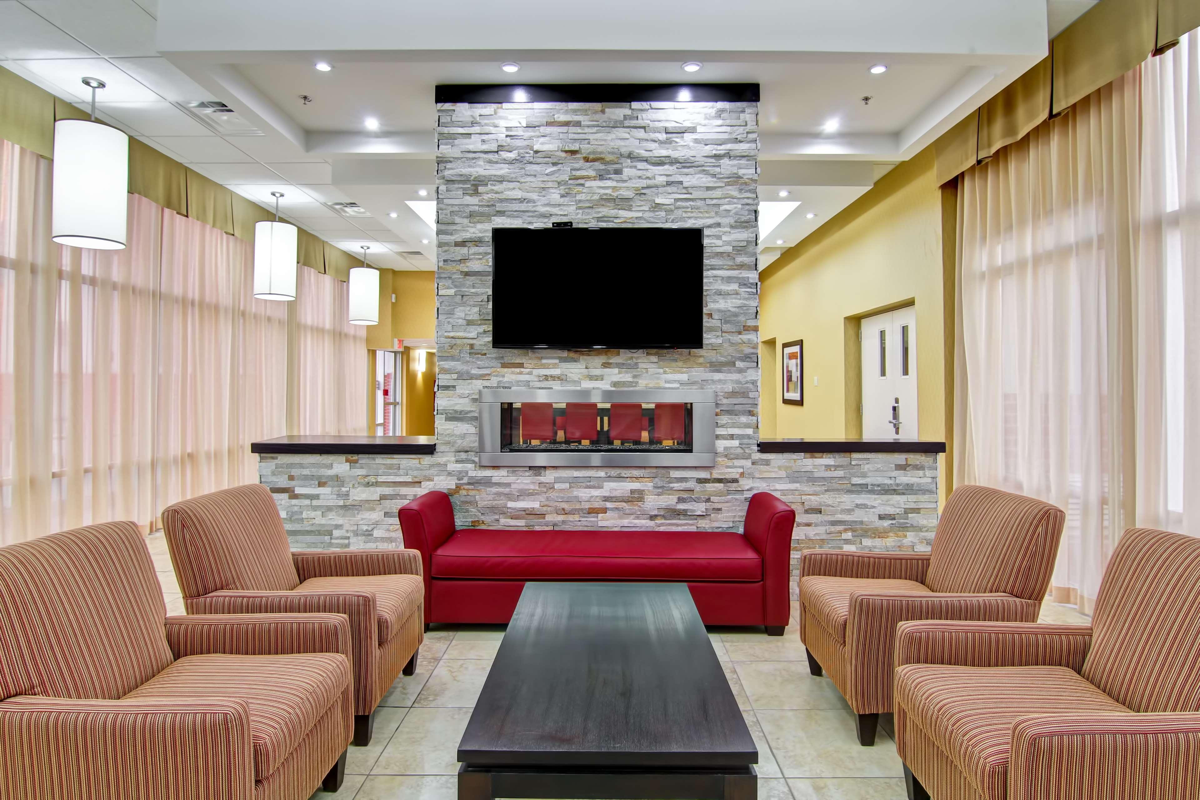 Best Western Plus Bowmanville Bagian luar foto