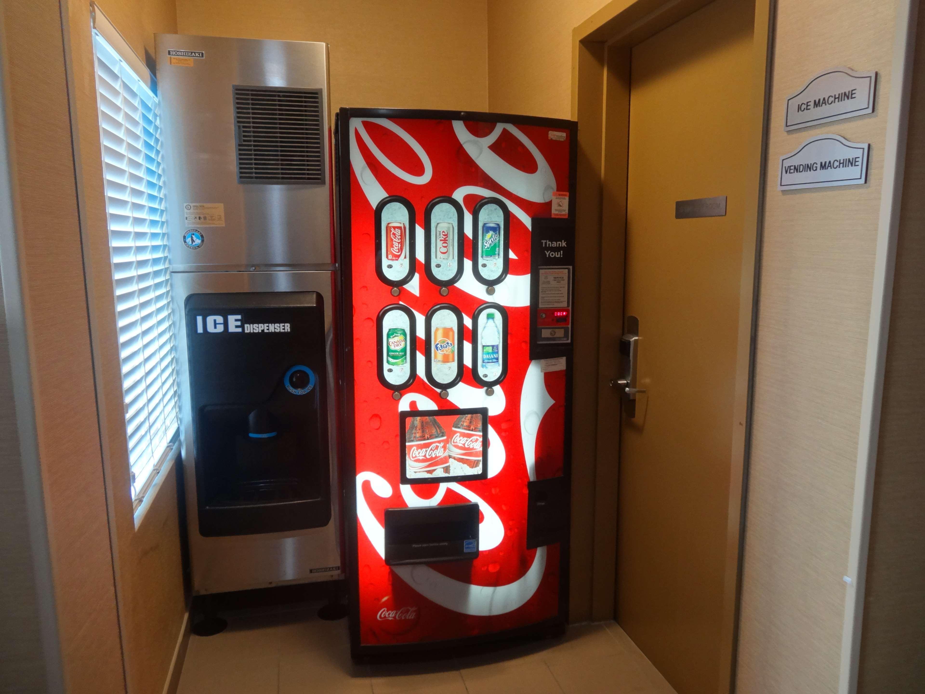 Best Western Plus Bowmanville Bagian luar foto