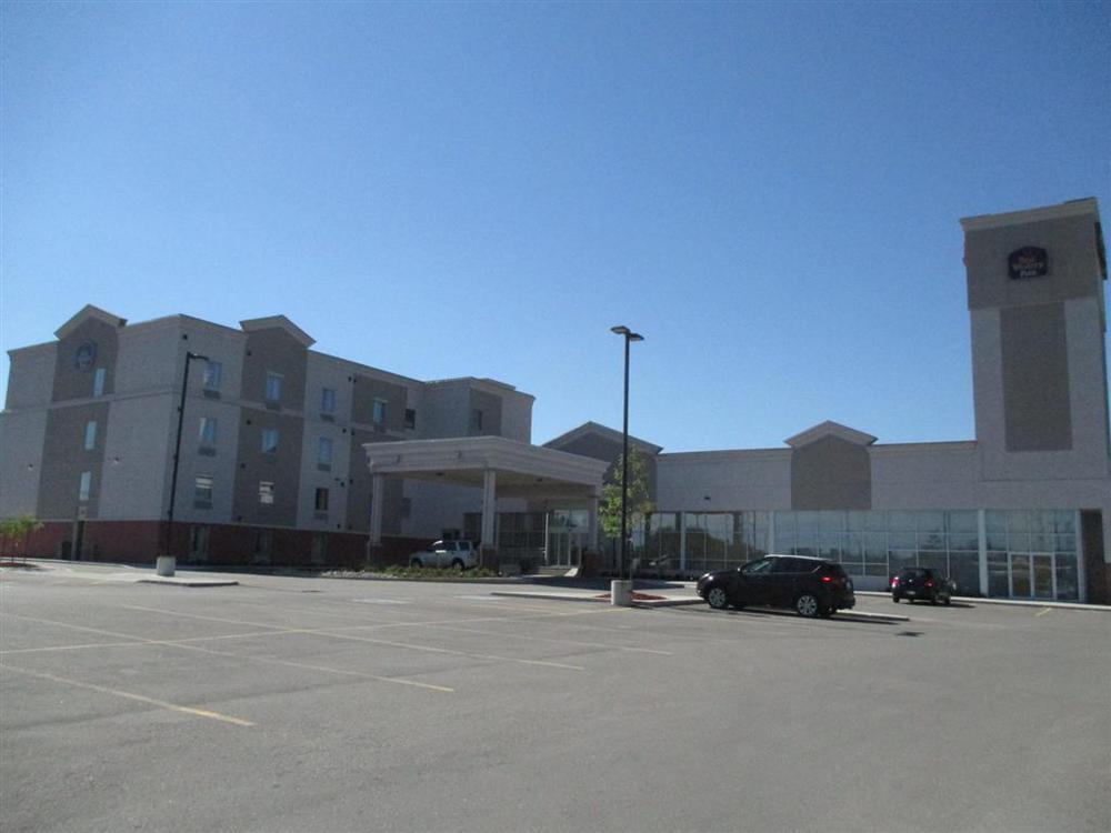 Best Western Plus Bowmanville Bagian luar foto