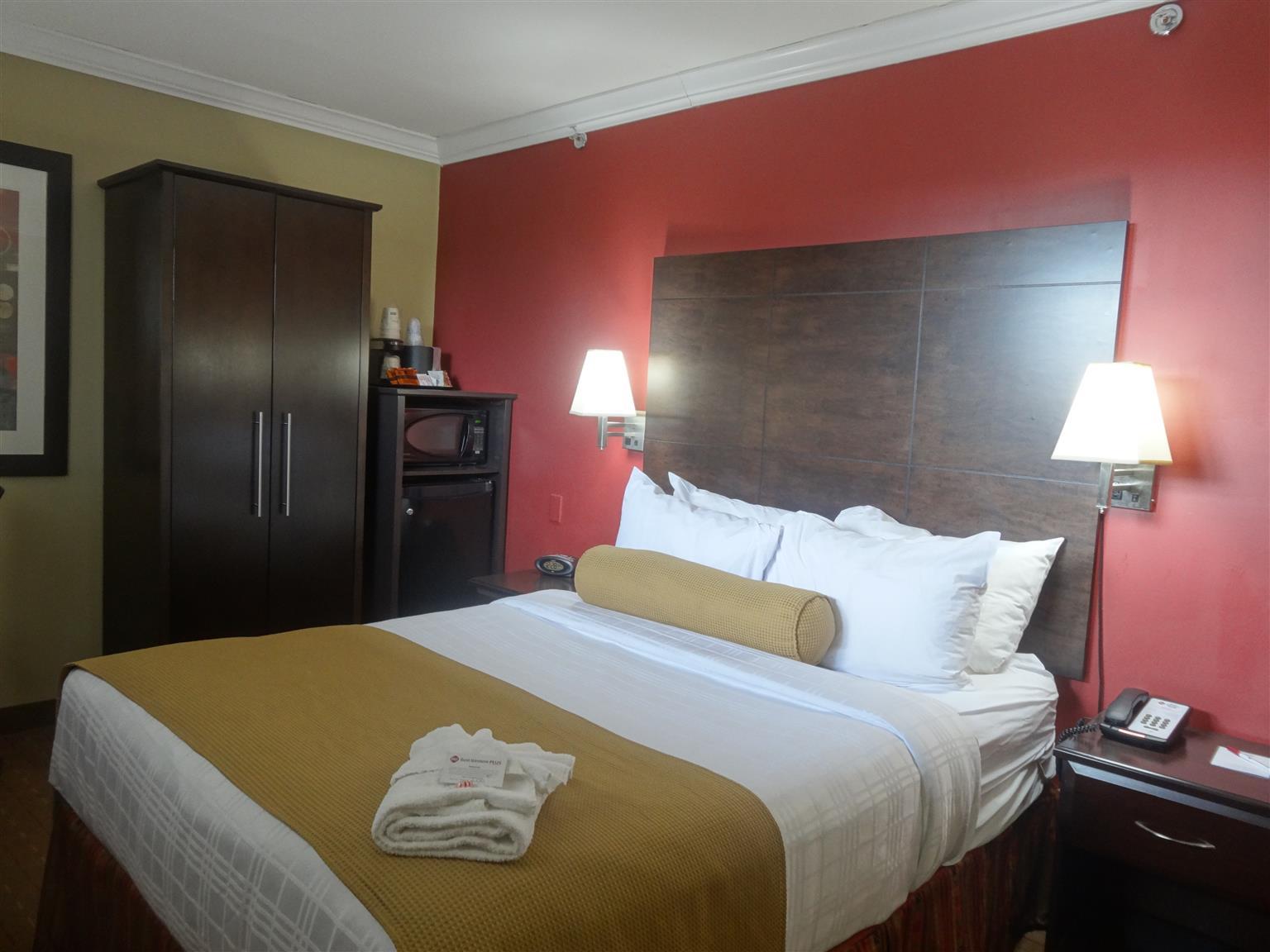 Best Western Plus Bowmanville Bagian luar foto