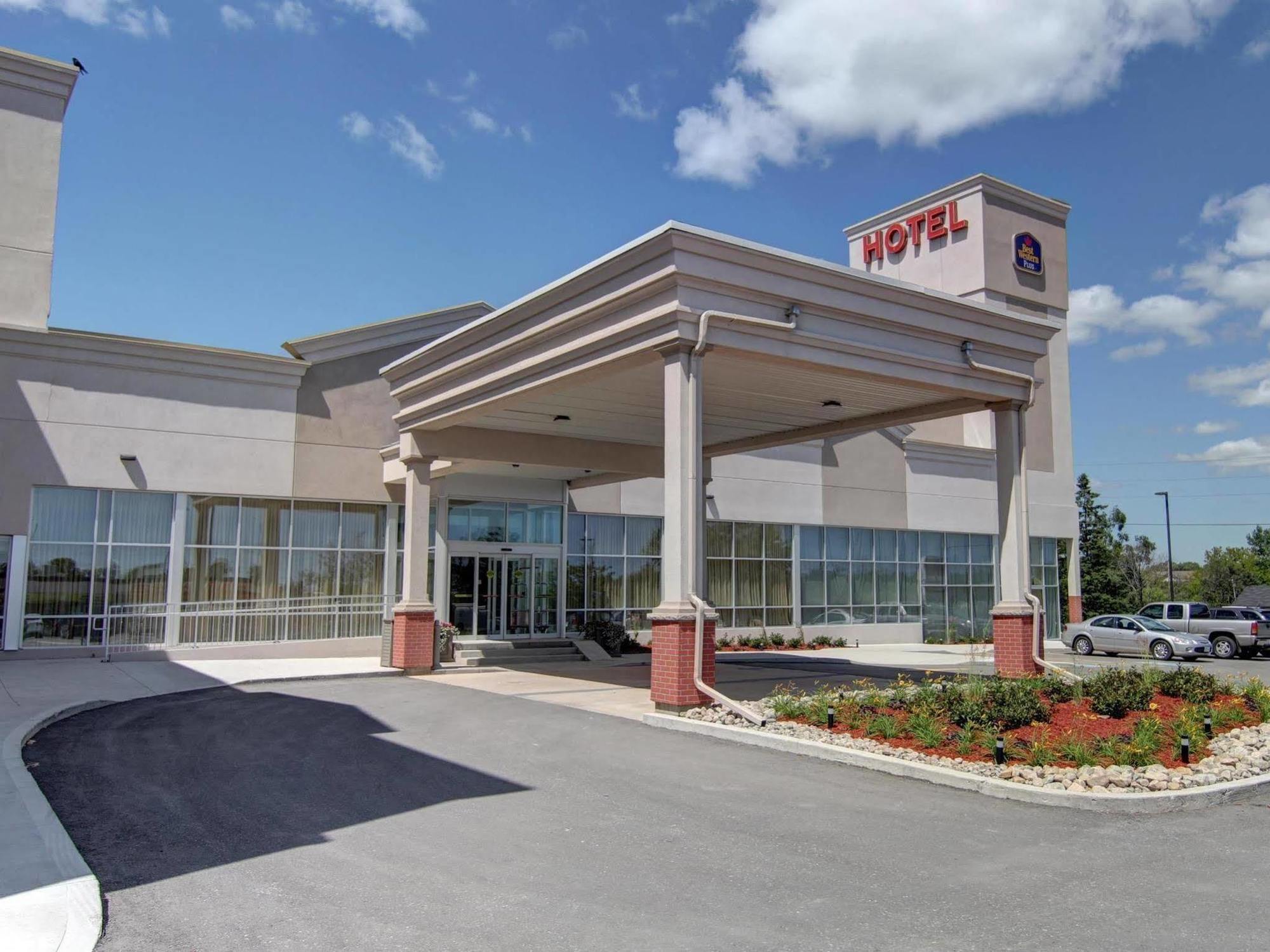 Best Western Plus Bowmanville Bagian luar foto