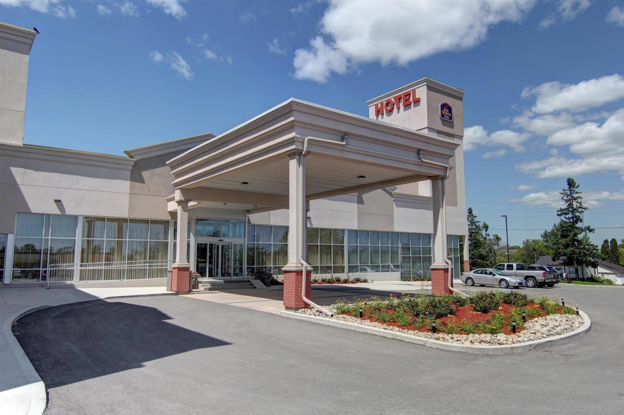 Best Western Plus Bowmanville Bagian luar foto