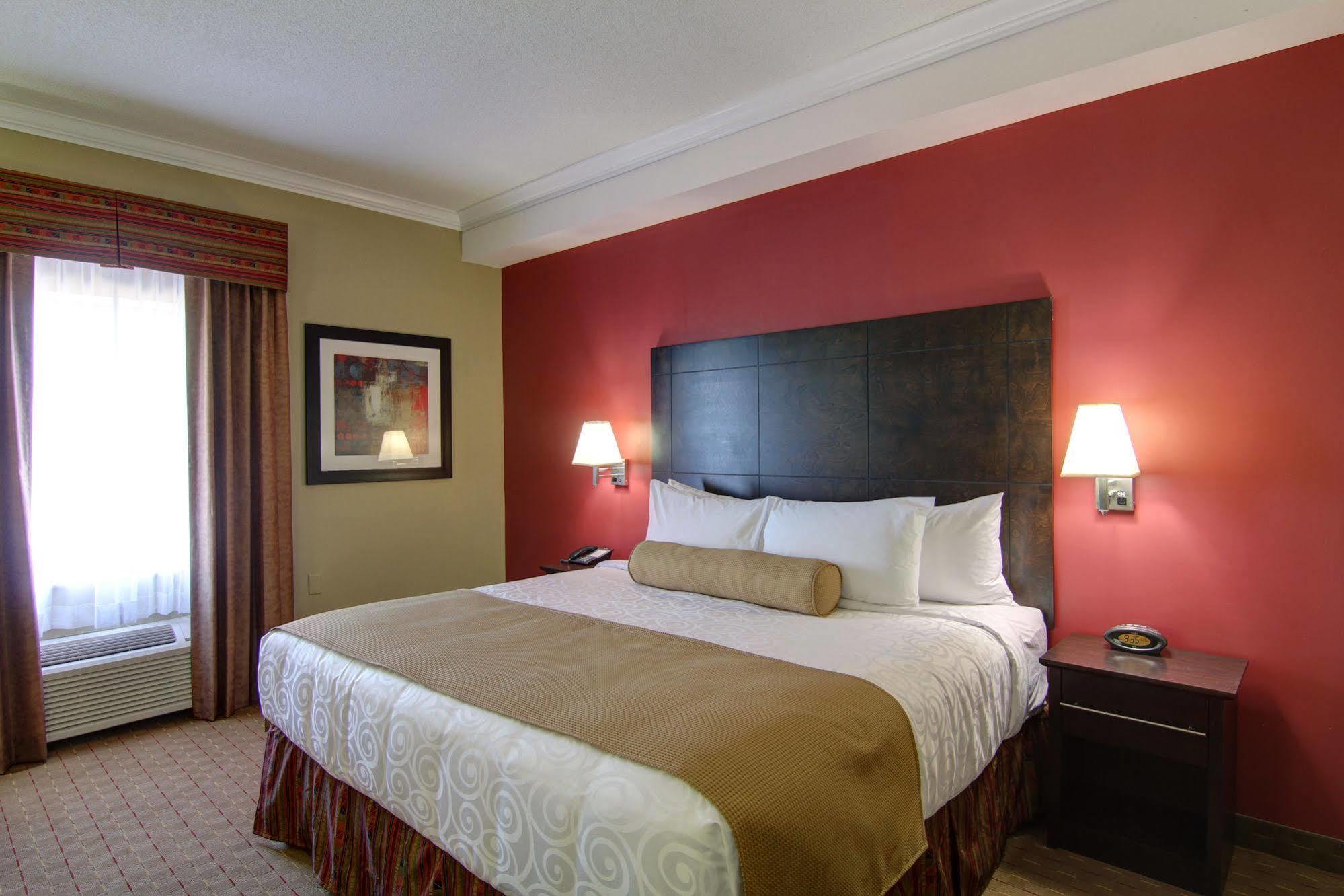 Best Western Plus Bowmanville Bagian luar foto