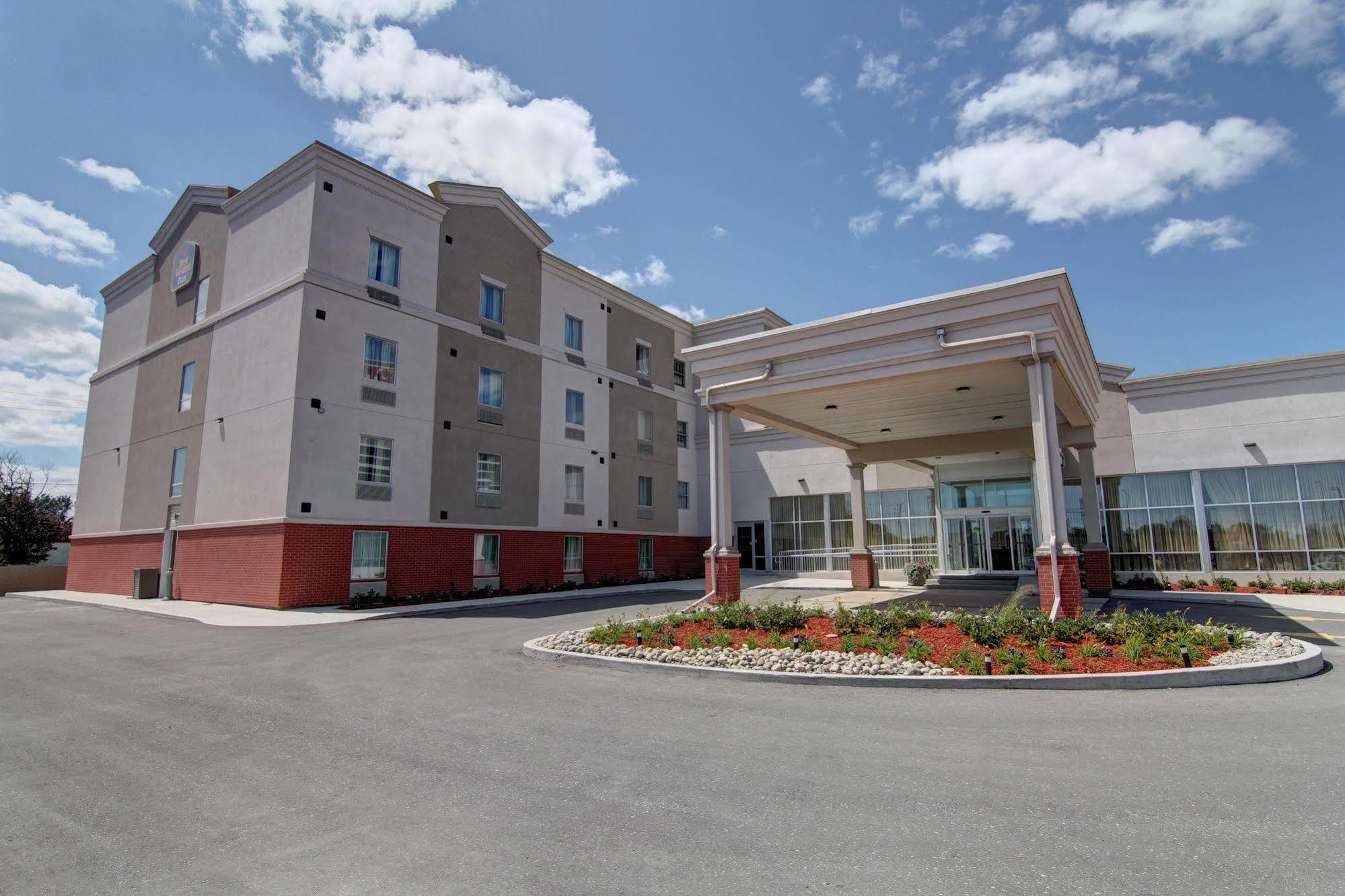 Best Western Plus Bowmanville Bagian luar foto
